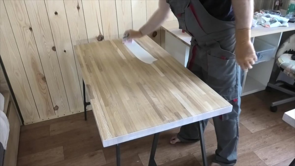 Стол из Дубового щита