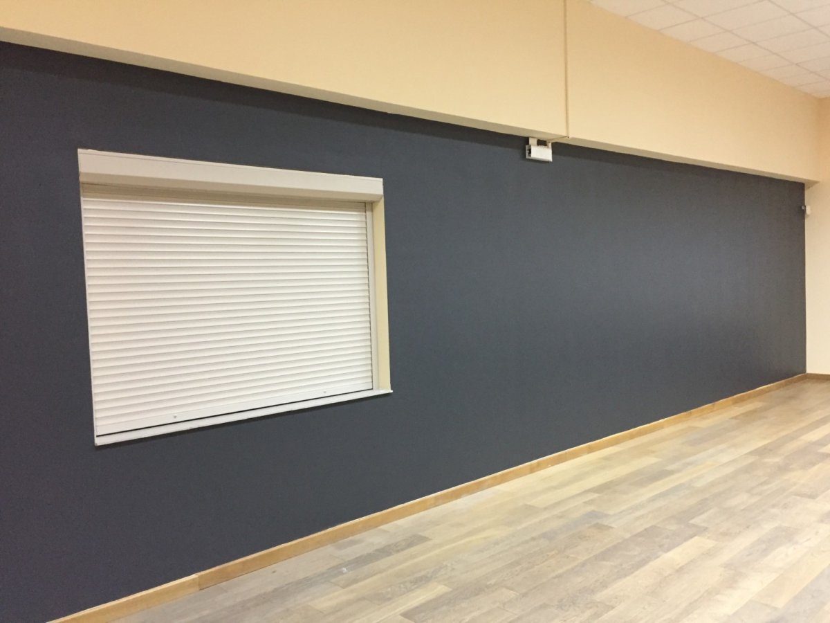 Стены в школе