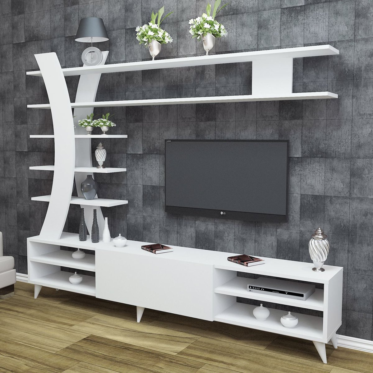 Телевизор на стене