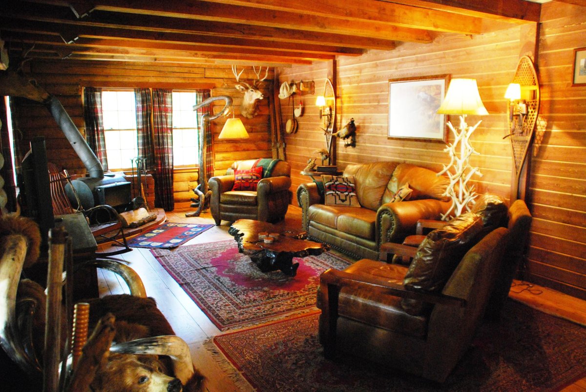 Охотничий домик с камином