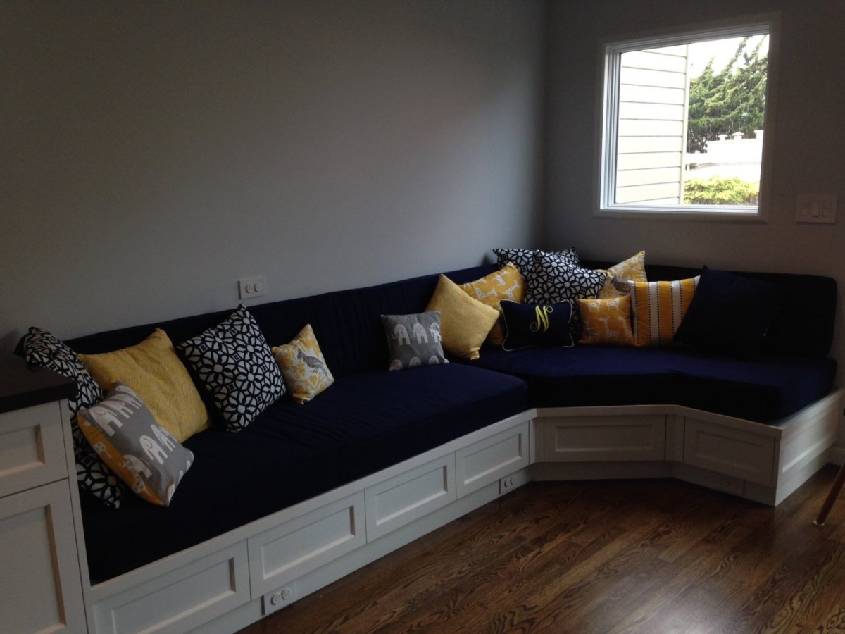 Подушки на подоконник