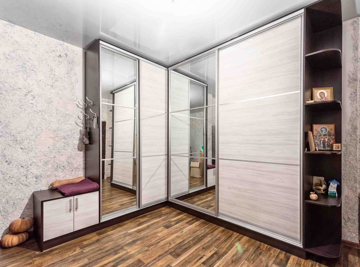 Гардеробная для прихожей в современном стиле