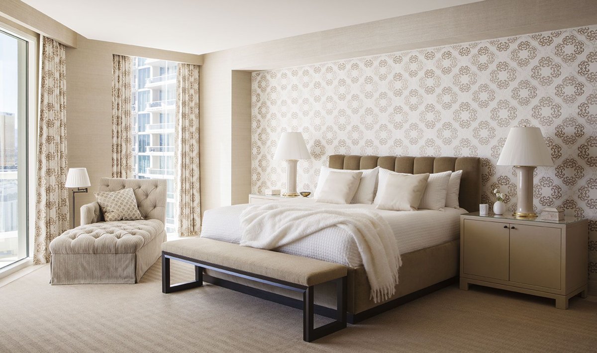 Оранжевая стена