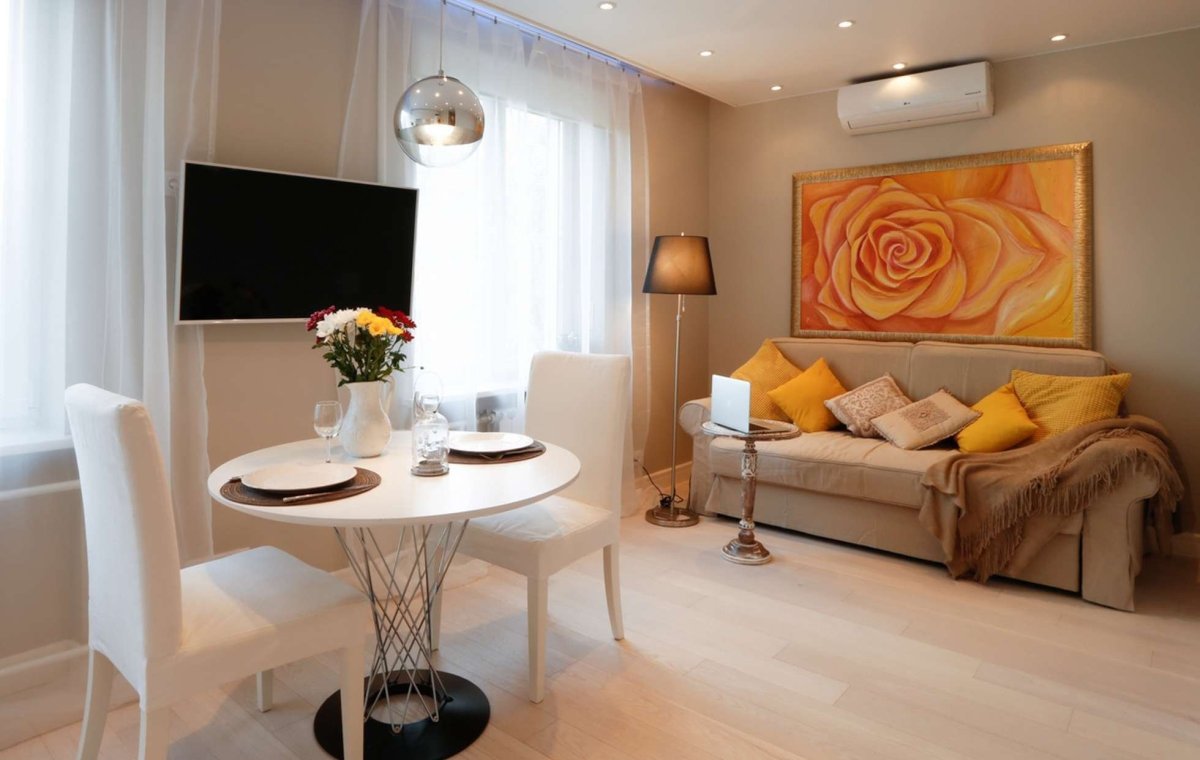 Гостиная в кремовых тонах