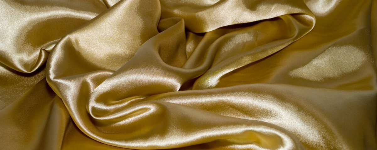Бежевый шелк
