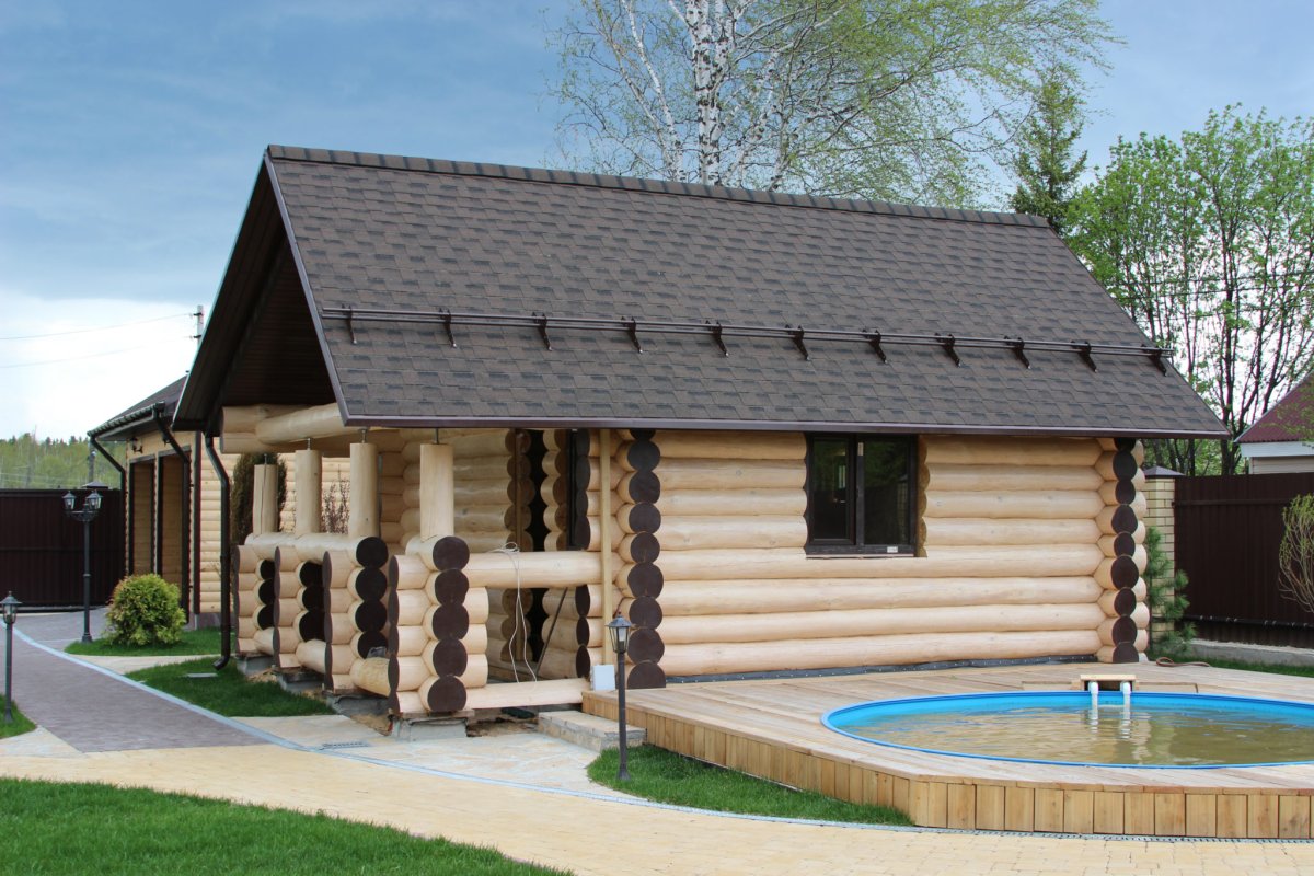 Экстерьер бани из сруба