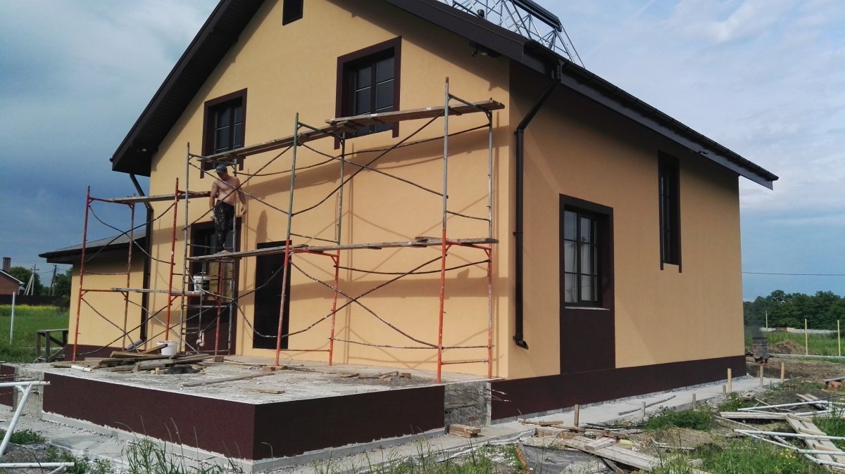 Отделка фасада мраморной крошкой