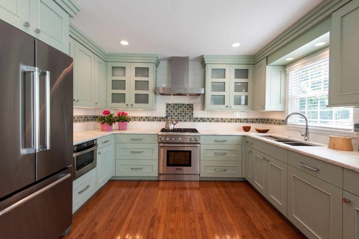 Кухня в п-44 с вентиляционным коробом