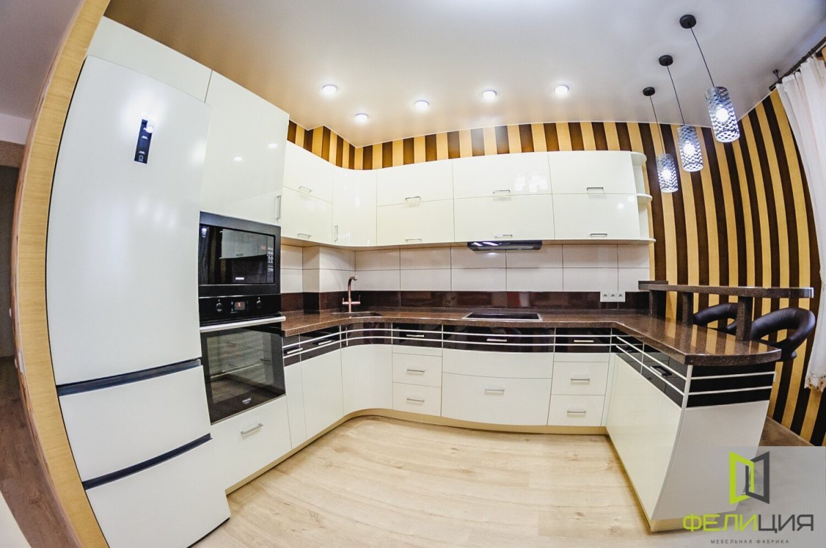 Дизайн кухни нестандартный верхний