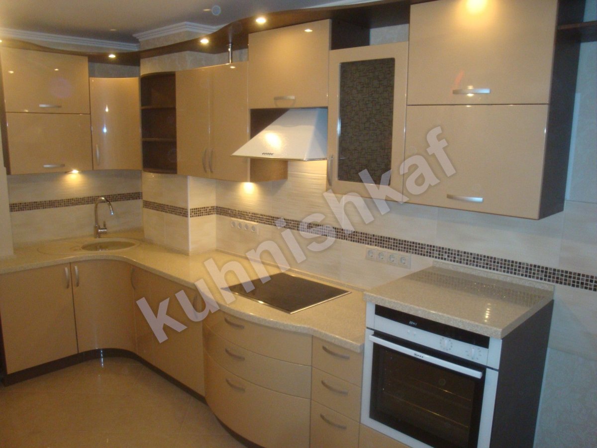 Нестандартные кухни с выступами