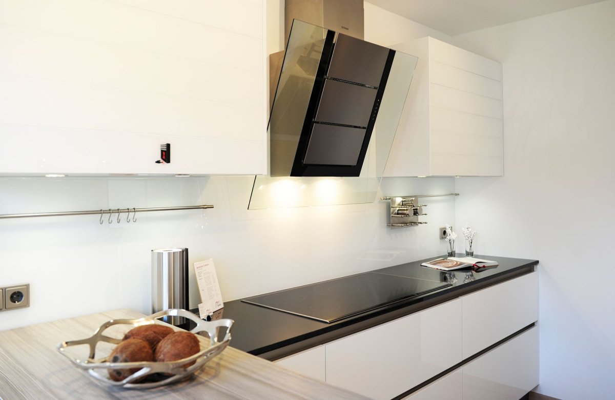 Вытяжка Электролюкс 90см