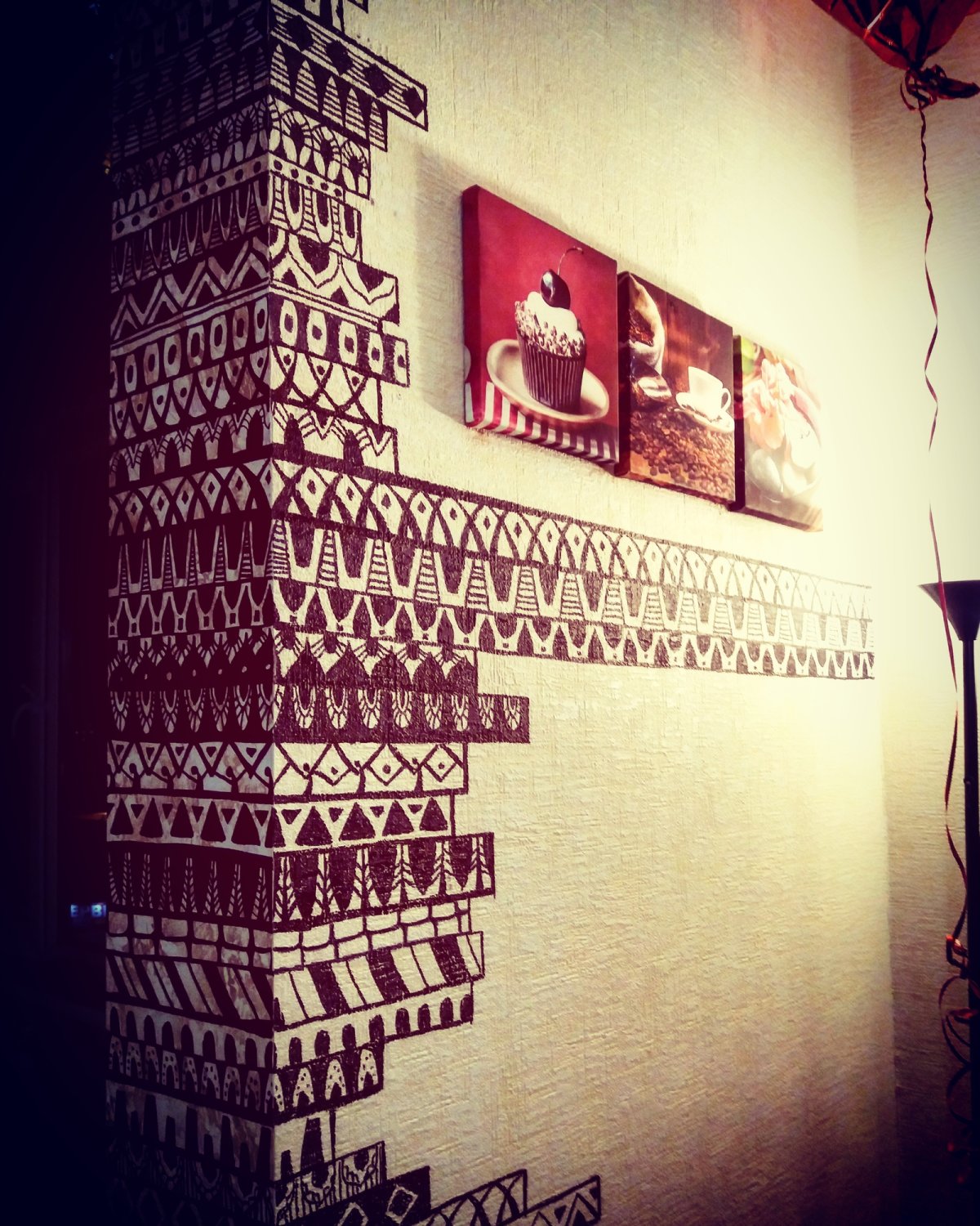 Орнамент на стене