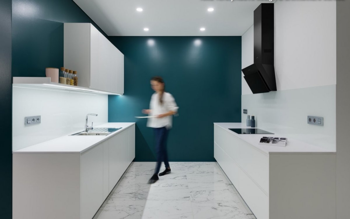 Кухонный гарнитур Наклонная вытяжка