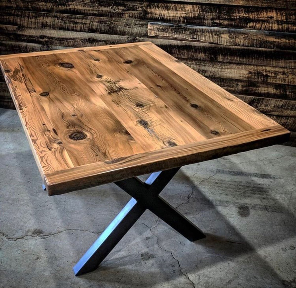 Красивые деревянные столы