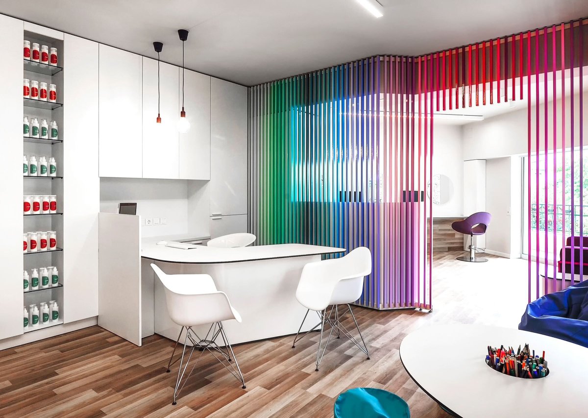 Цветные рейки в интерьере