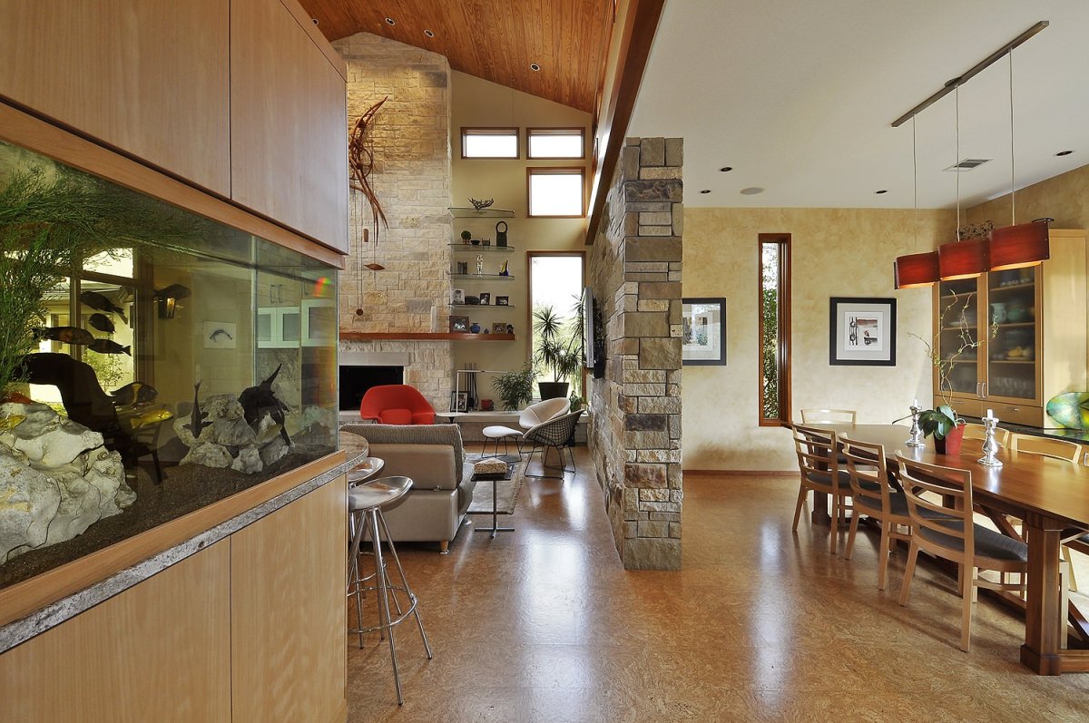 Ванная с аквариумом