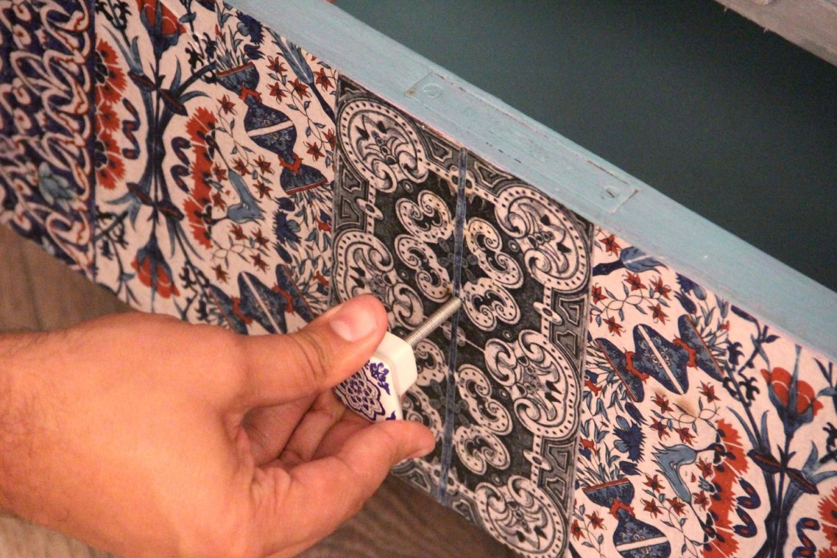 Клеящаяся пленка для кухни