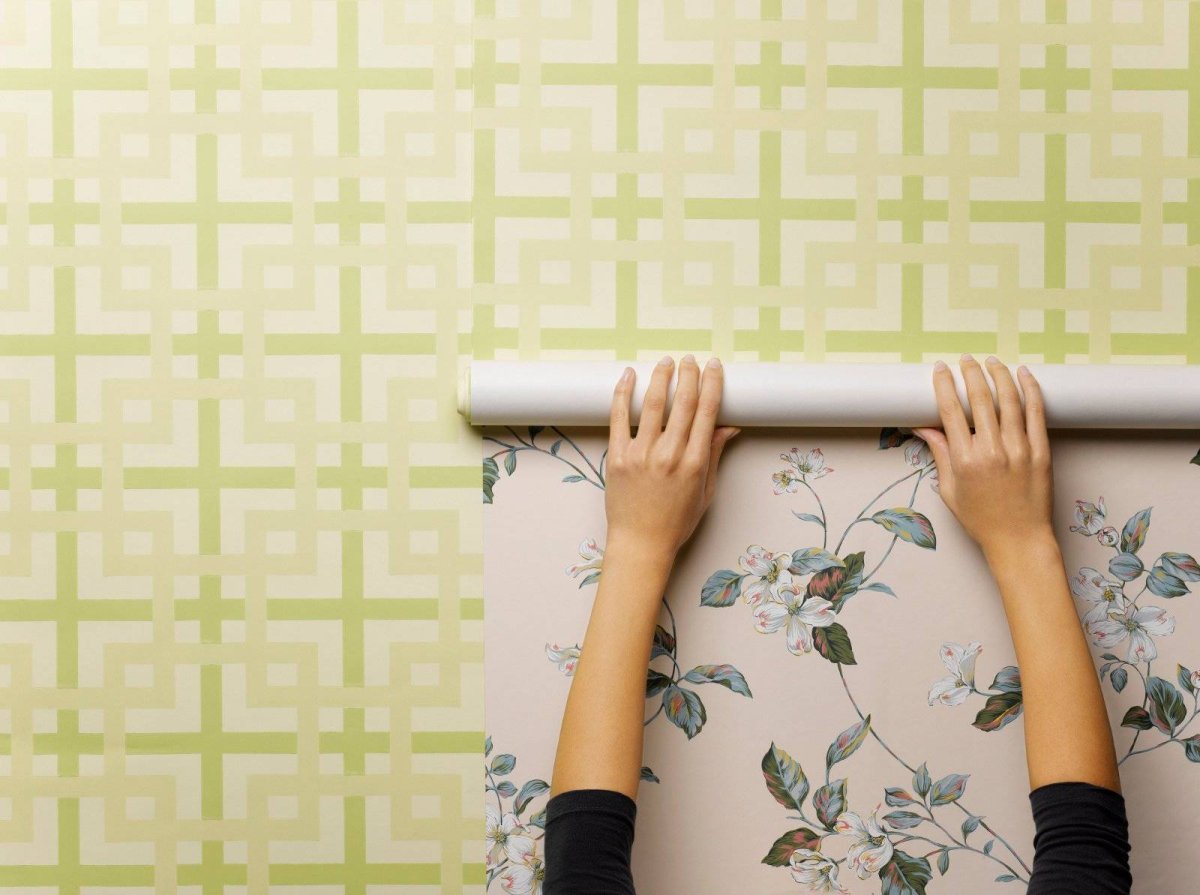 Обклеить шкаф обоями