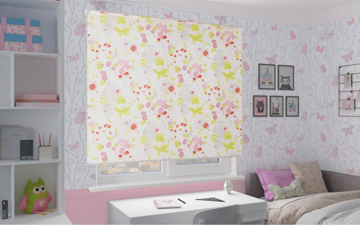 Оливковый фон с цветочным принтом