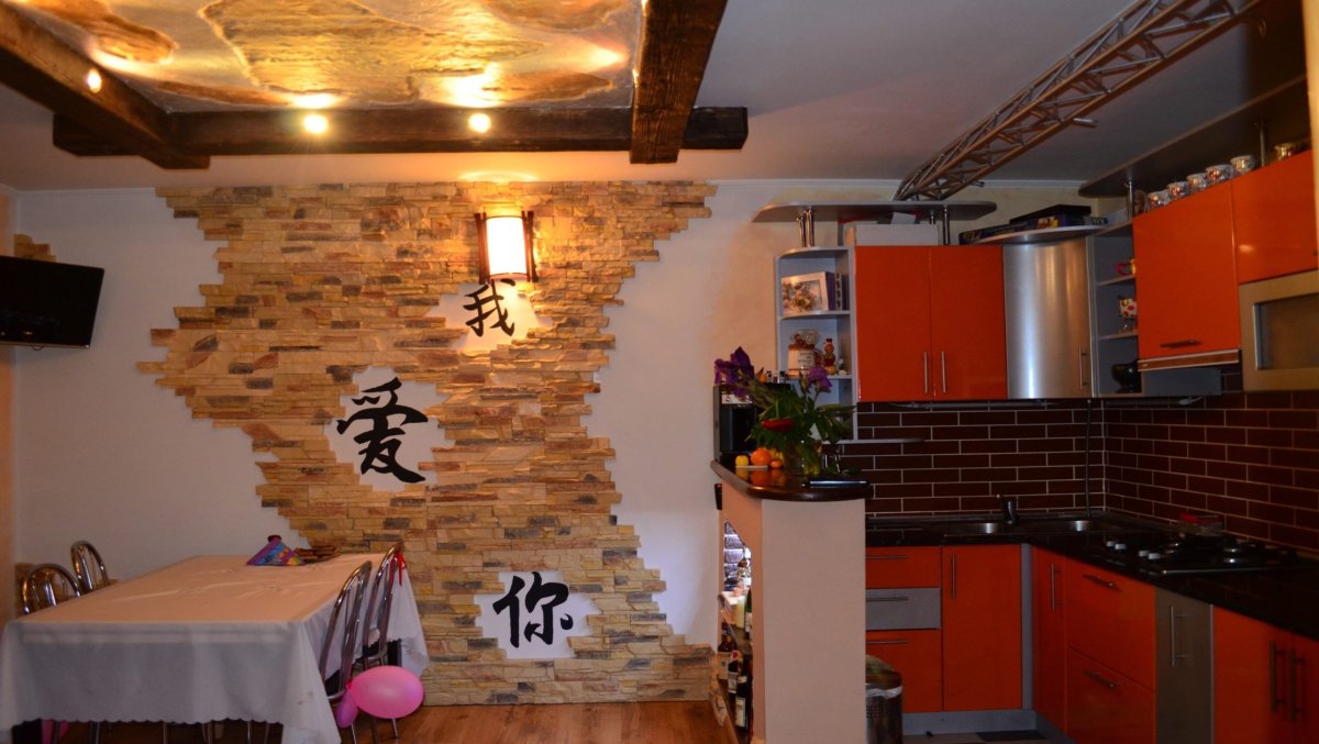 Декор стены на кухне