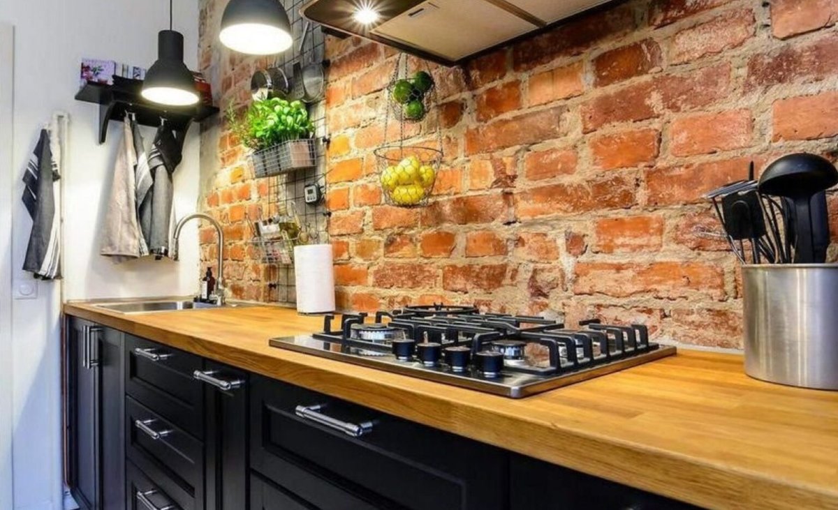 Декоративный камень в интерьере кухни