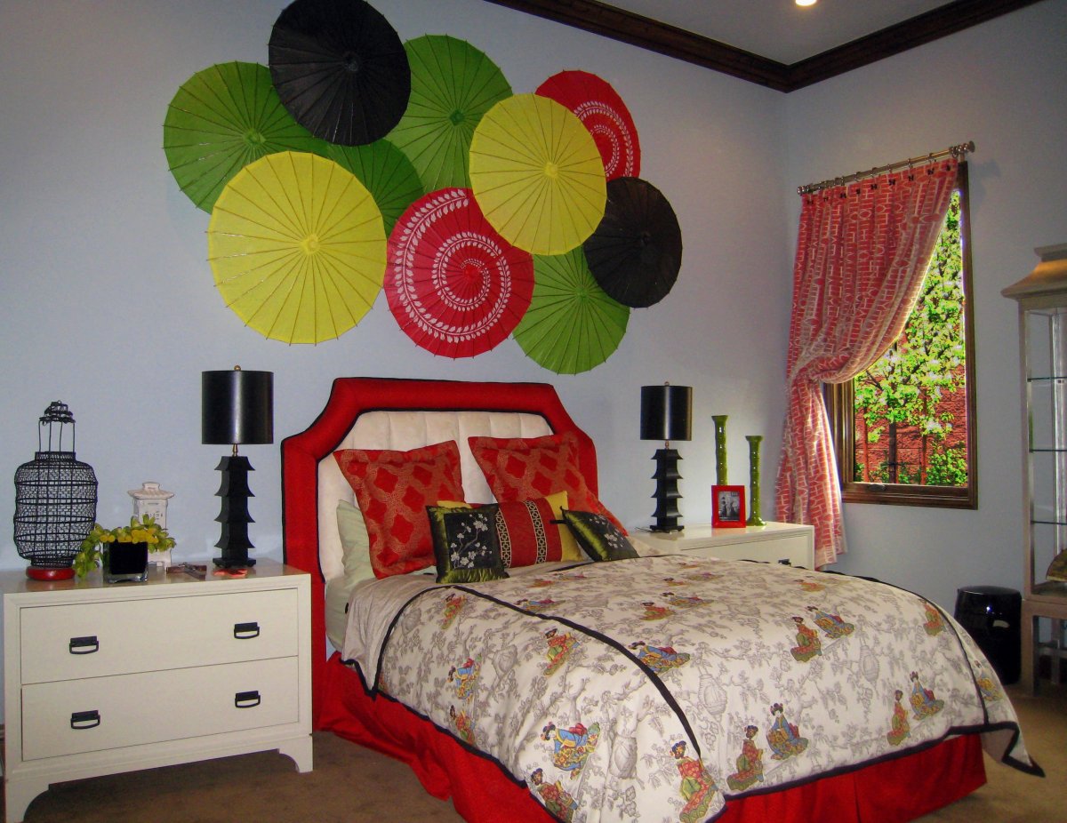 Необычный декор спальни