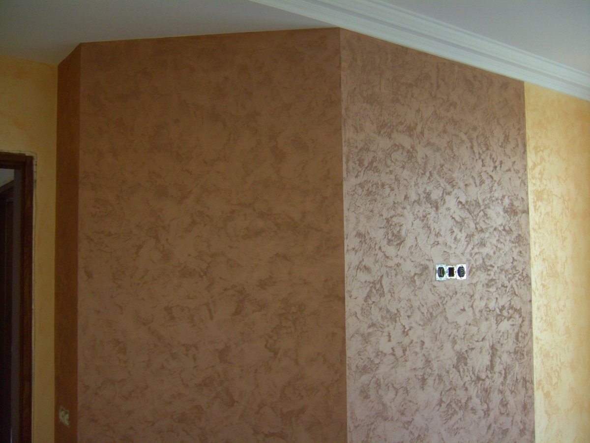 Короед штукатурка зала