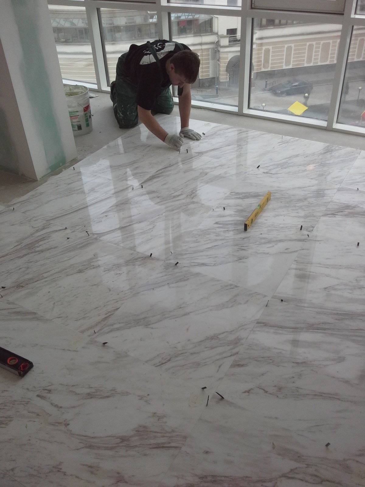 Укладка мраморной плитки