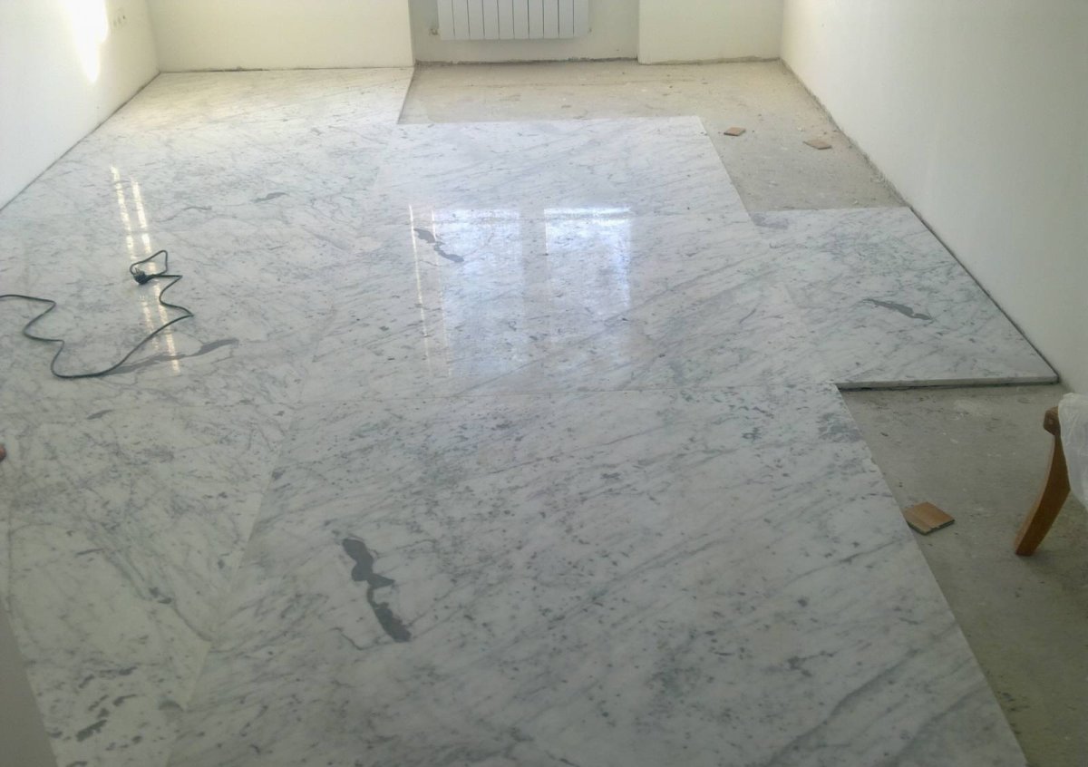 Пол из искусственного камня