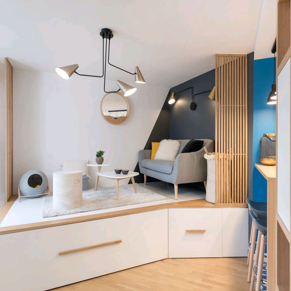 Детская комната с подиумом и выдвижными кроватями