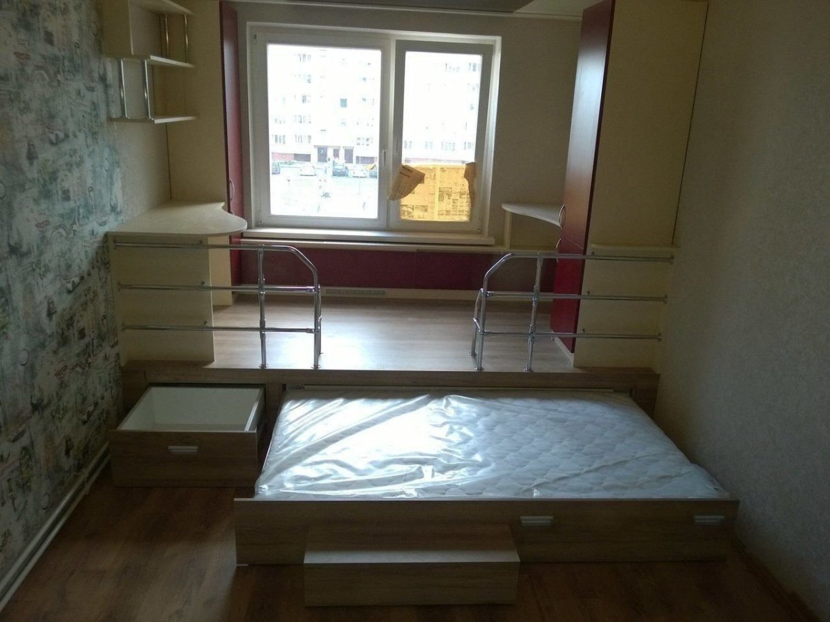 Детская комната с подиумом