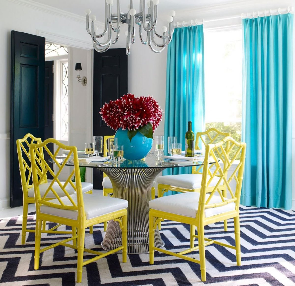 Желто синяя кухня