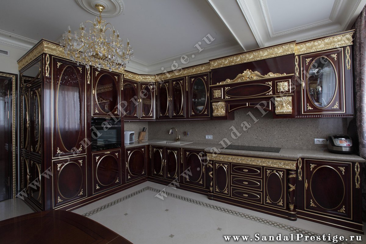 Фасады с резными элементами