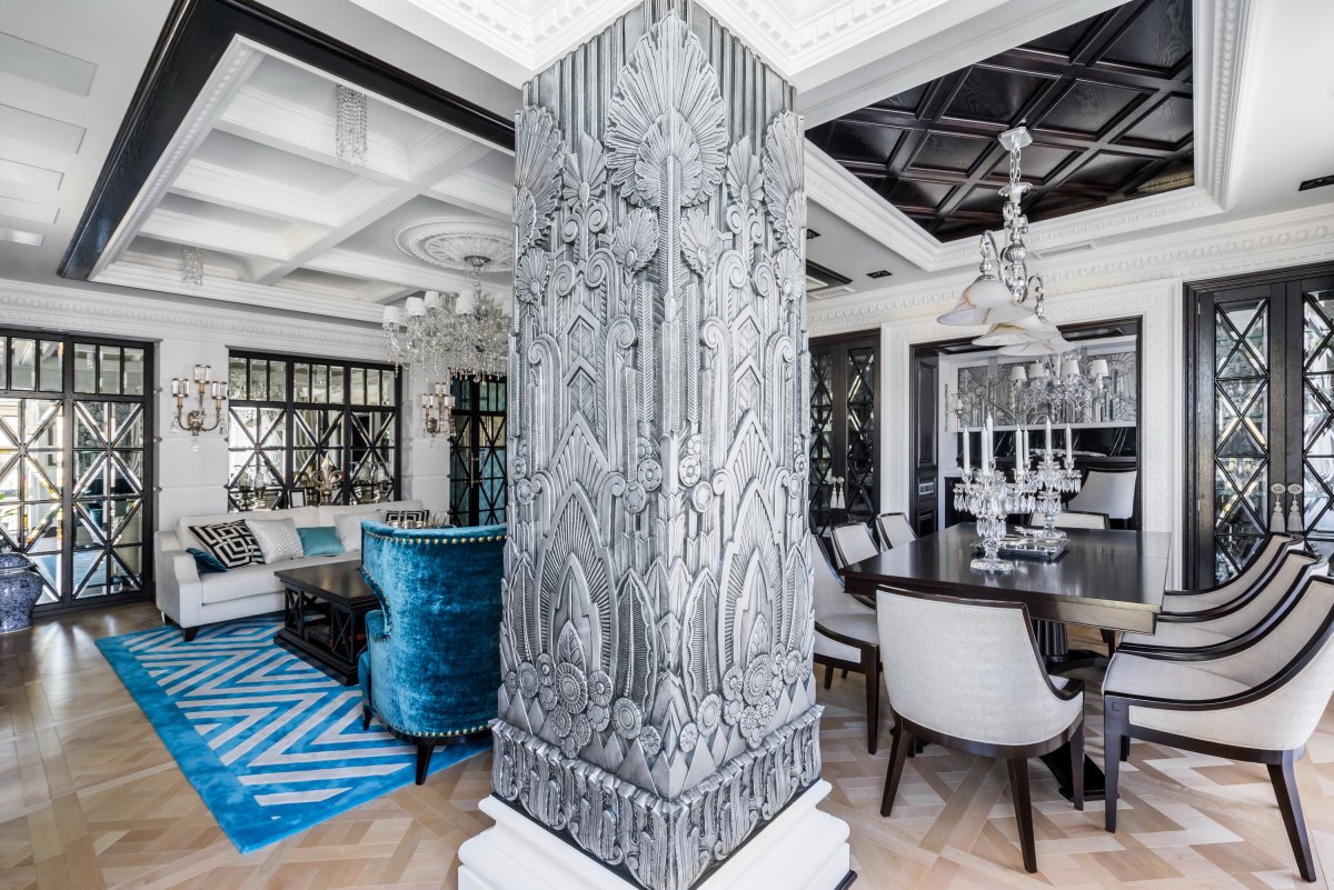 Круглая колонна в интерьере