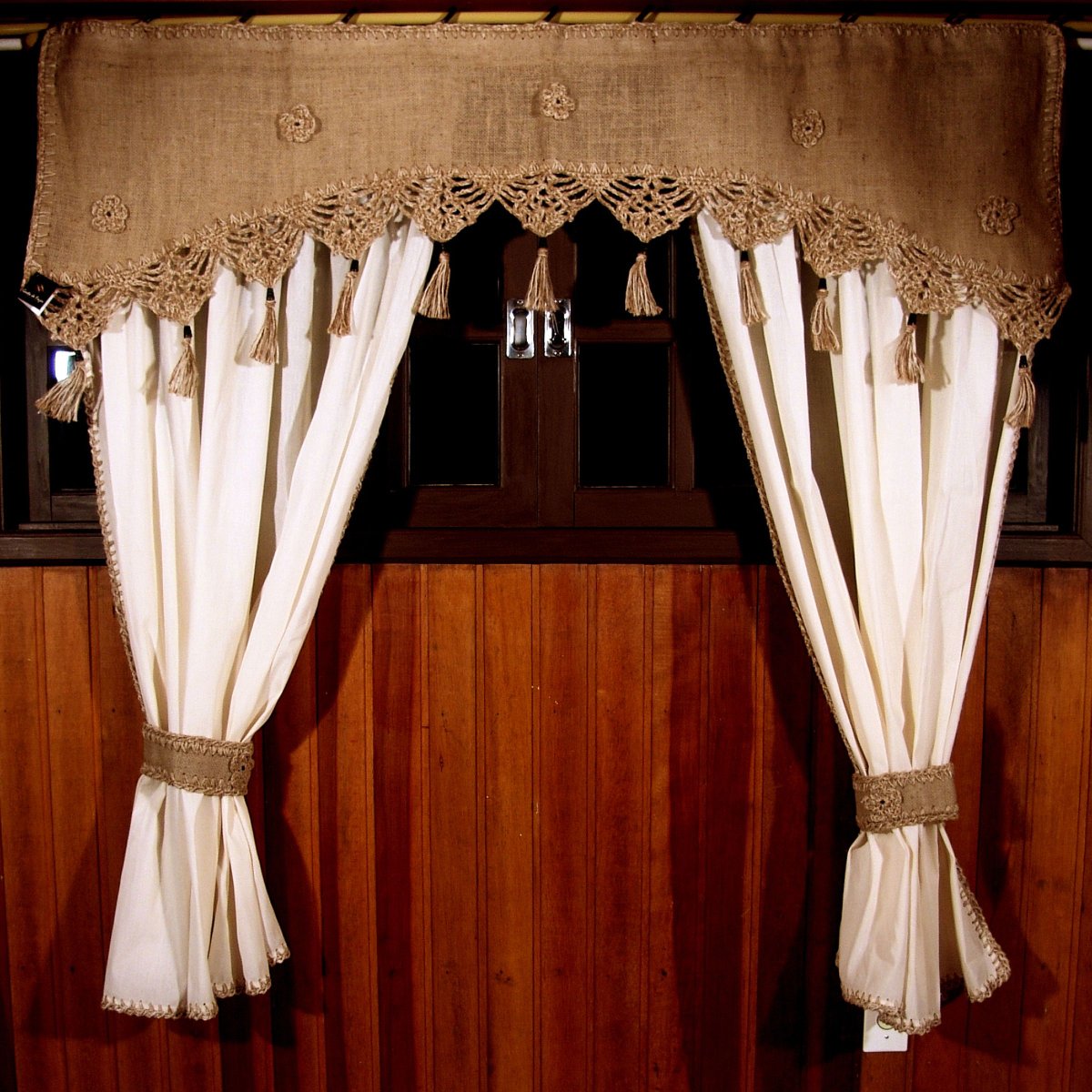 Шторы-кафе и римские шторы