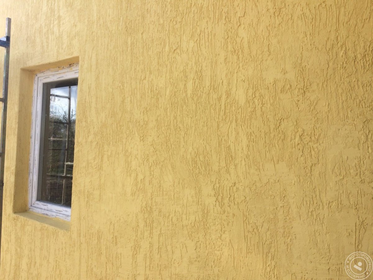 Оштукатуривание стен короедом