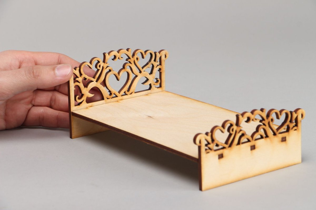 Кровать из фанеры