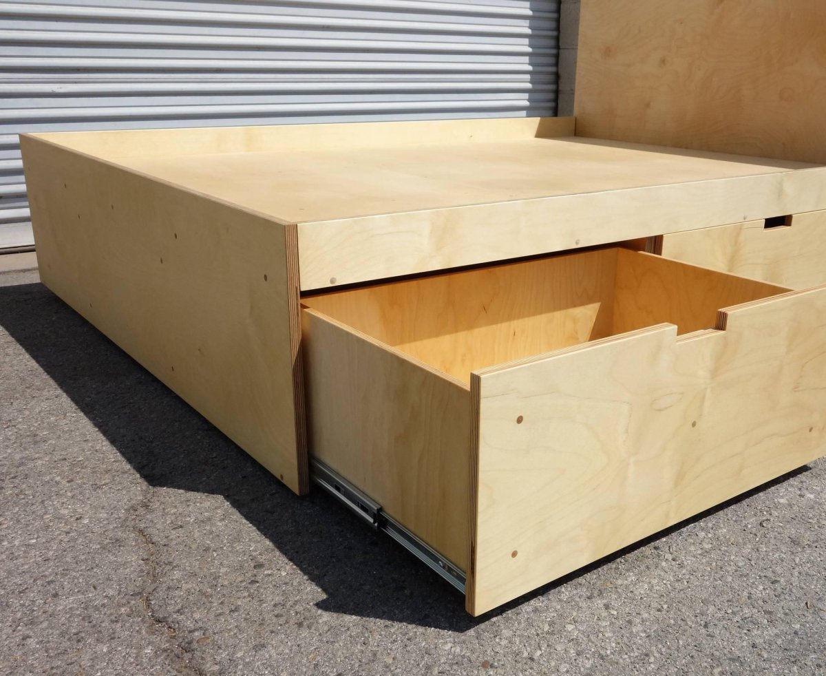 Кровать из фанеры