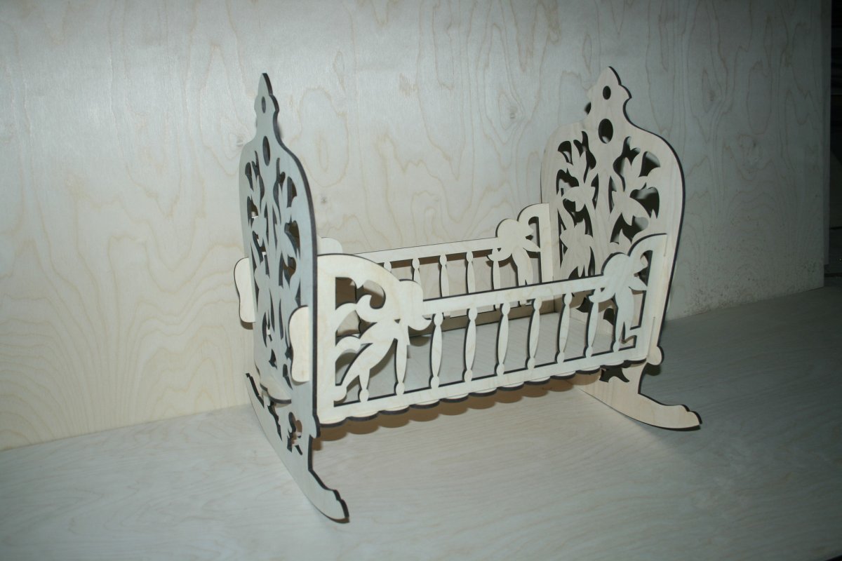 Кровать из фанеры