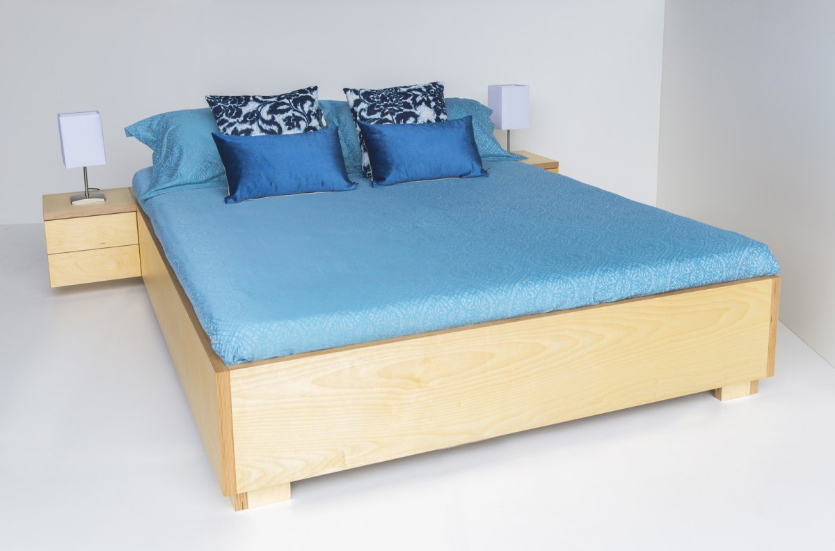 Кровать для Барби из фанеры