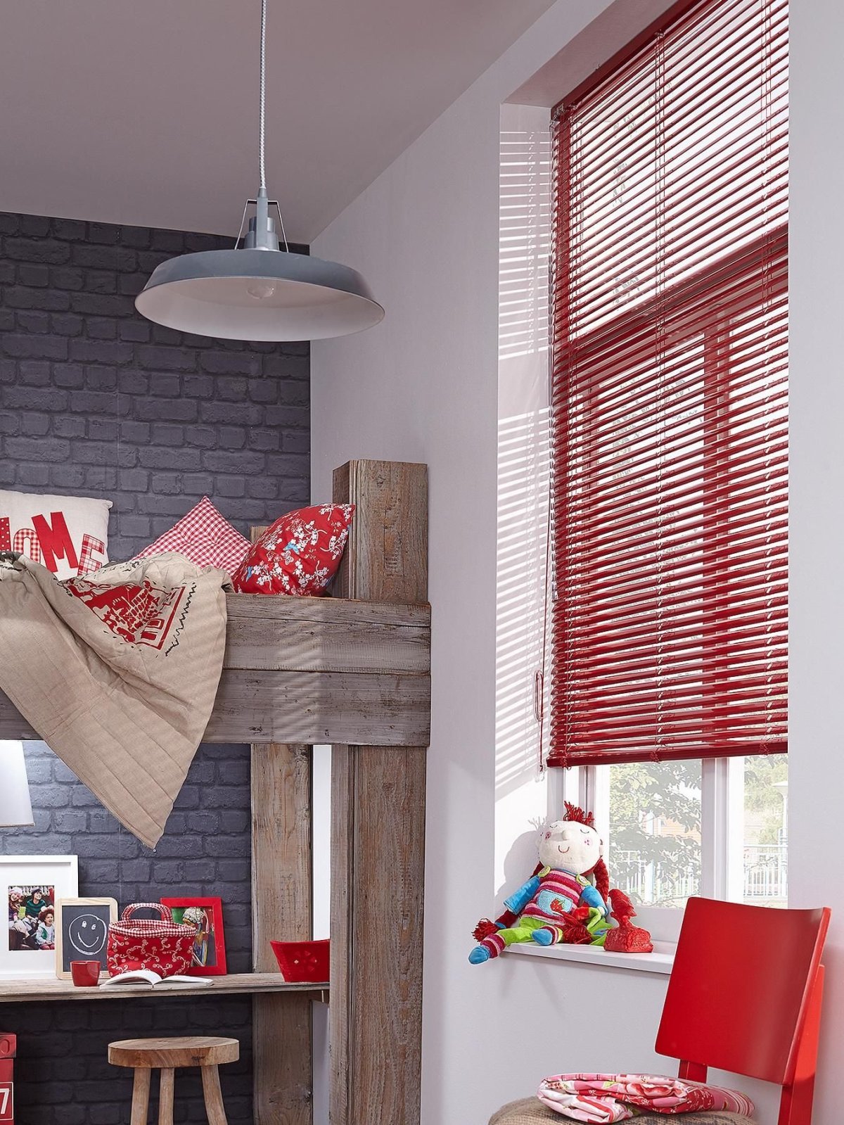 Жалюзи в комнату подростка