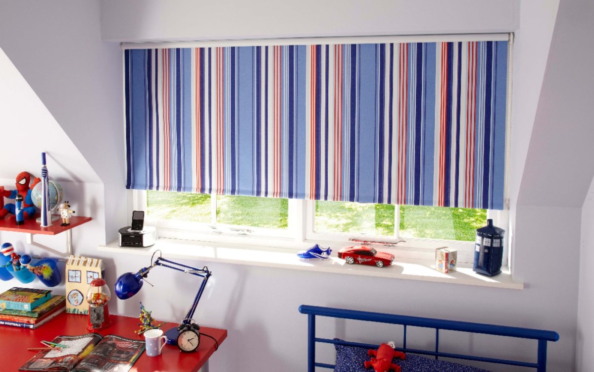 Жалюзи белые в детской
