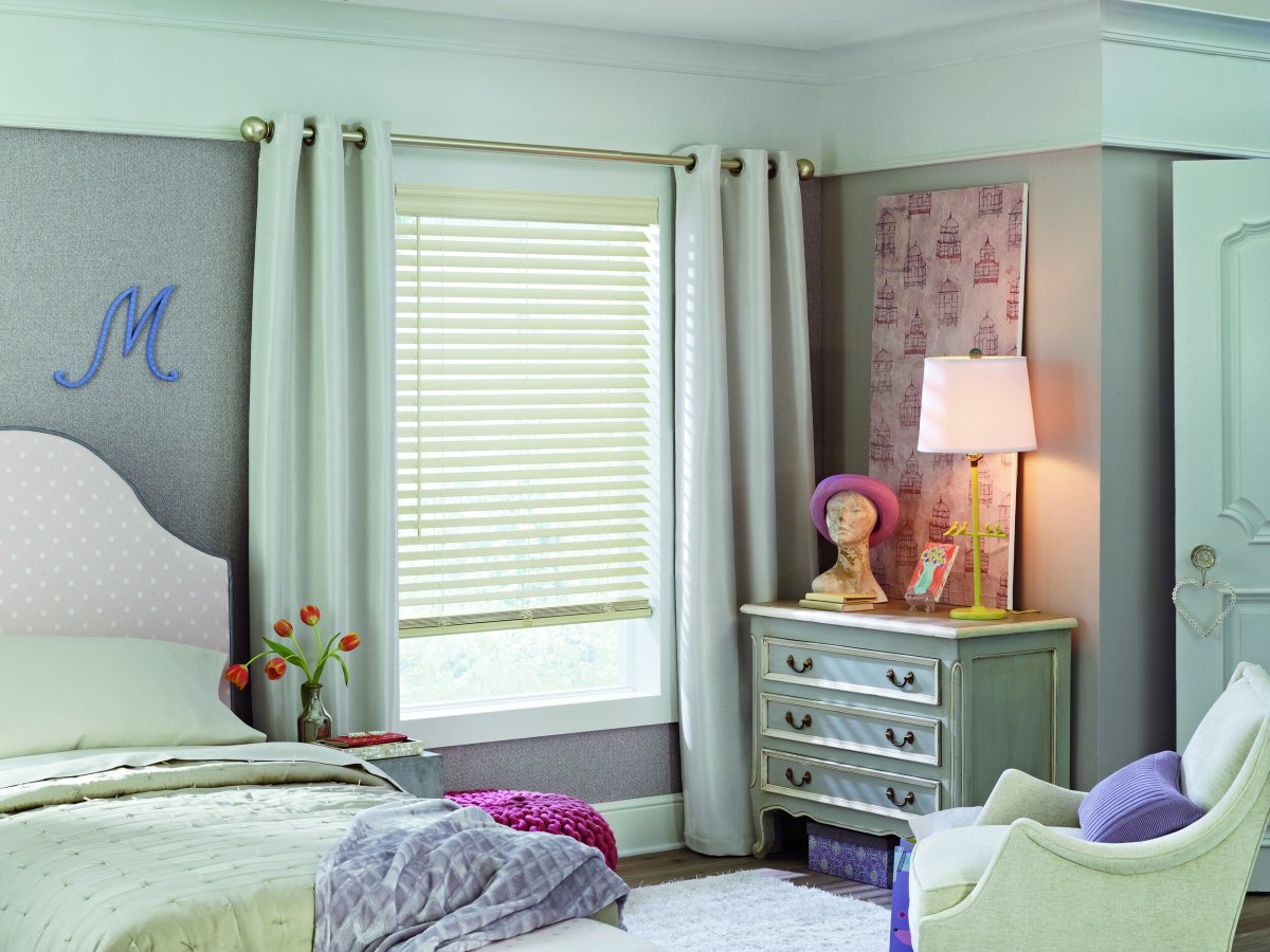 Римские шторы в интерьере детской комнаты