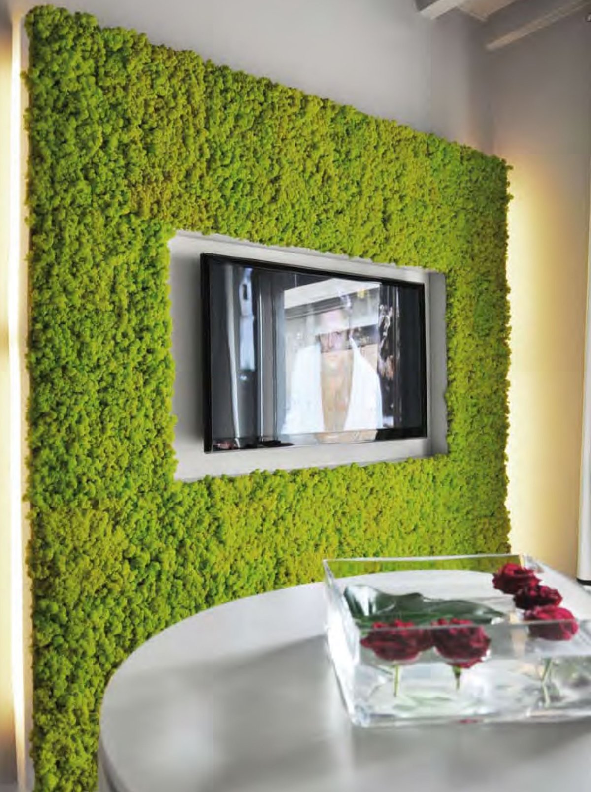 Декор стены из искусственной зелени
