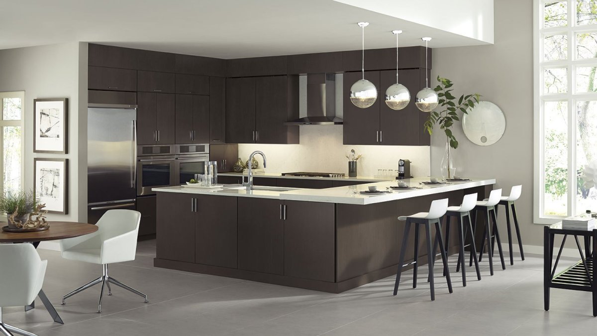 Интерьер в цвете венге и бежевый