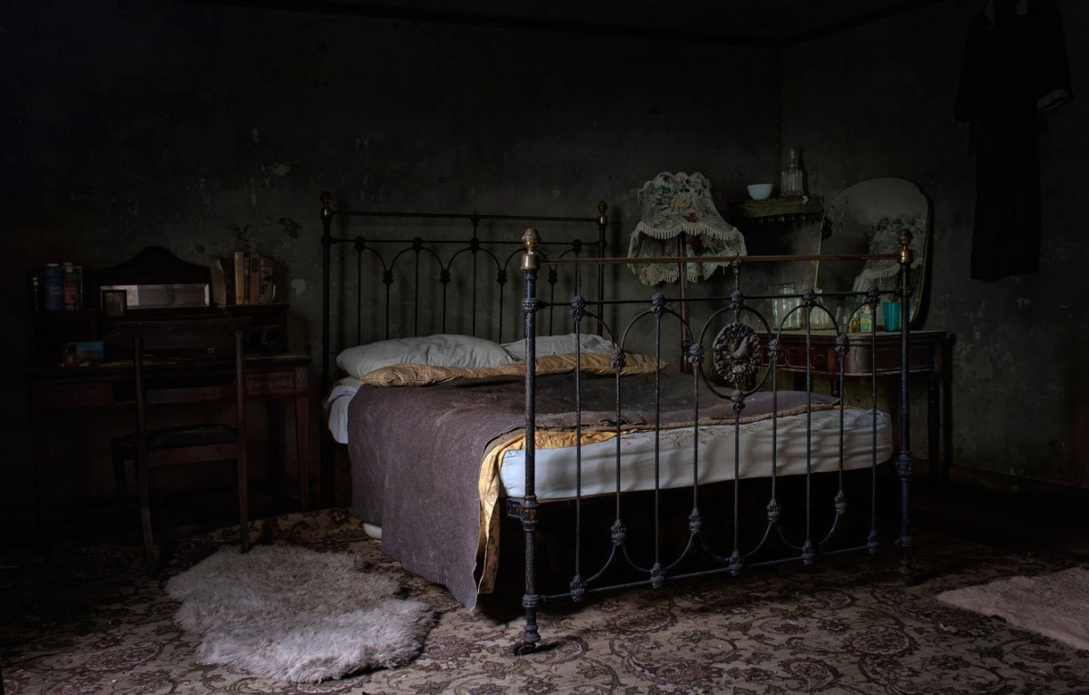 Старая кровать