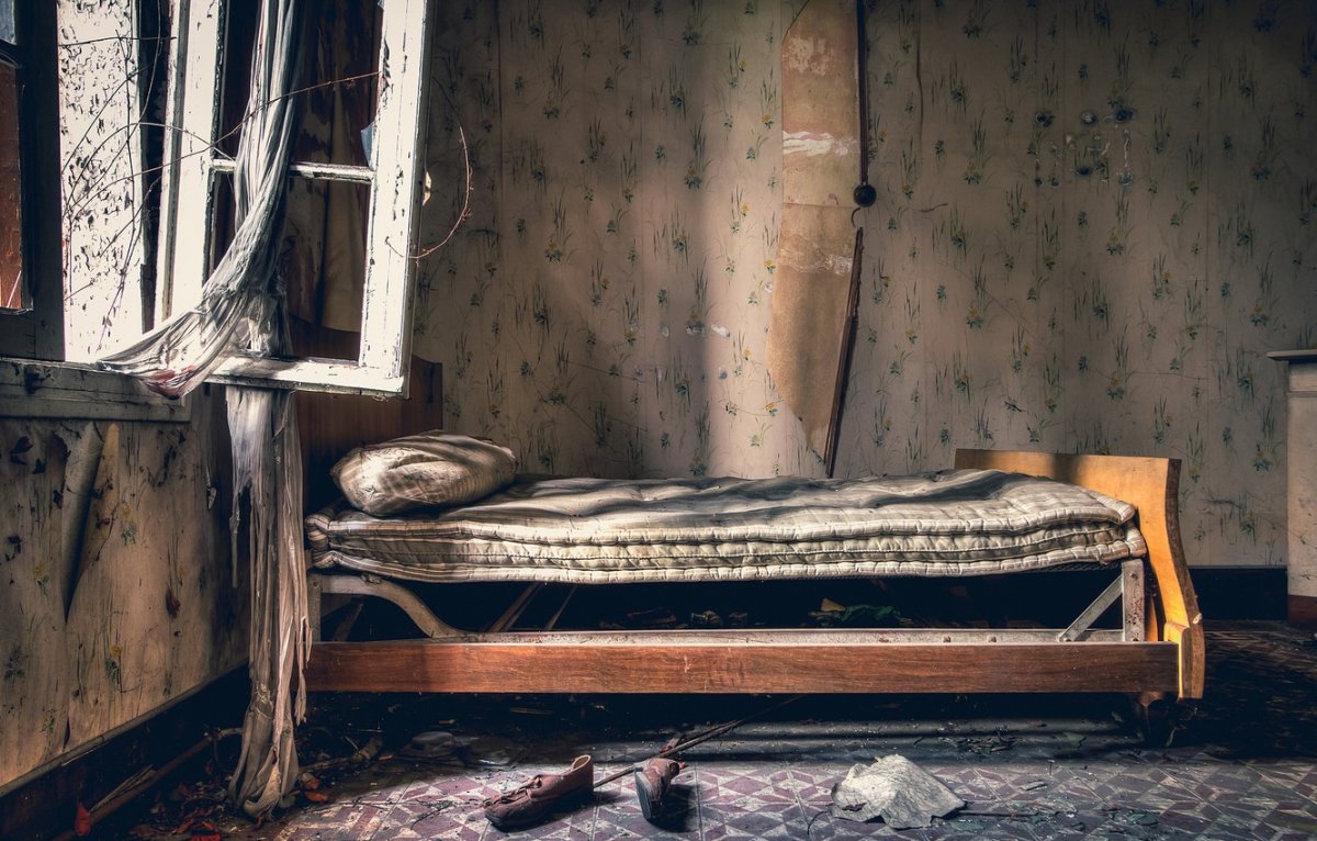 Старая кровать