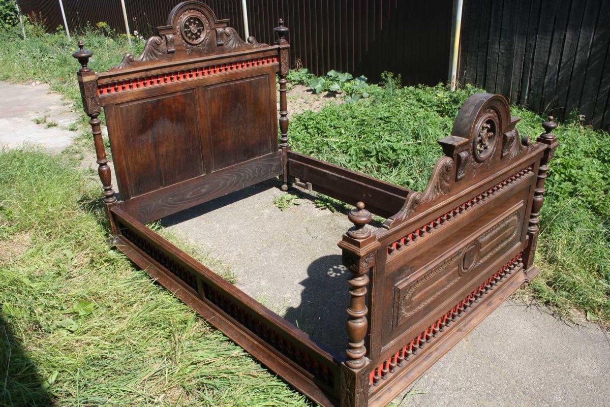 Старинная кованная кровать