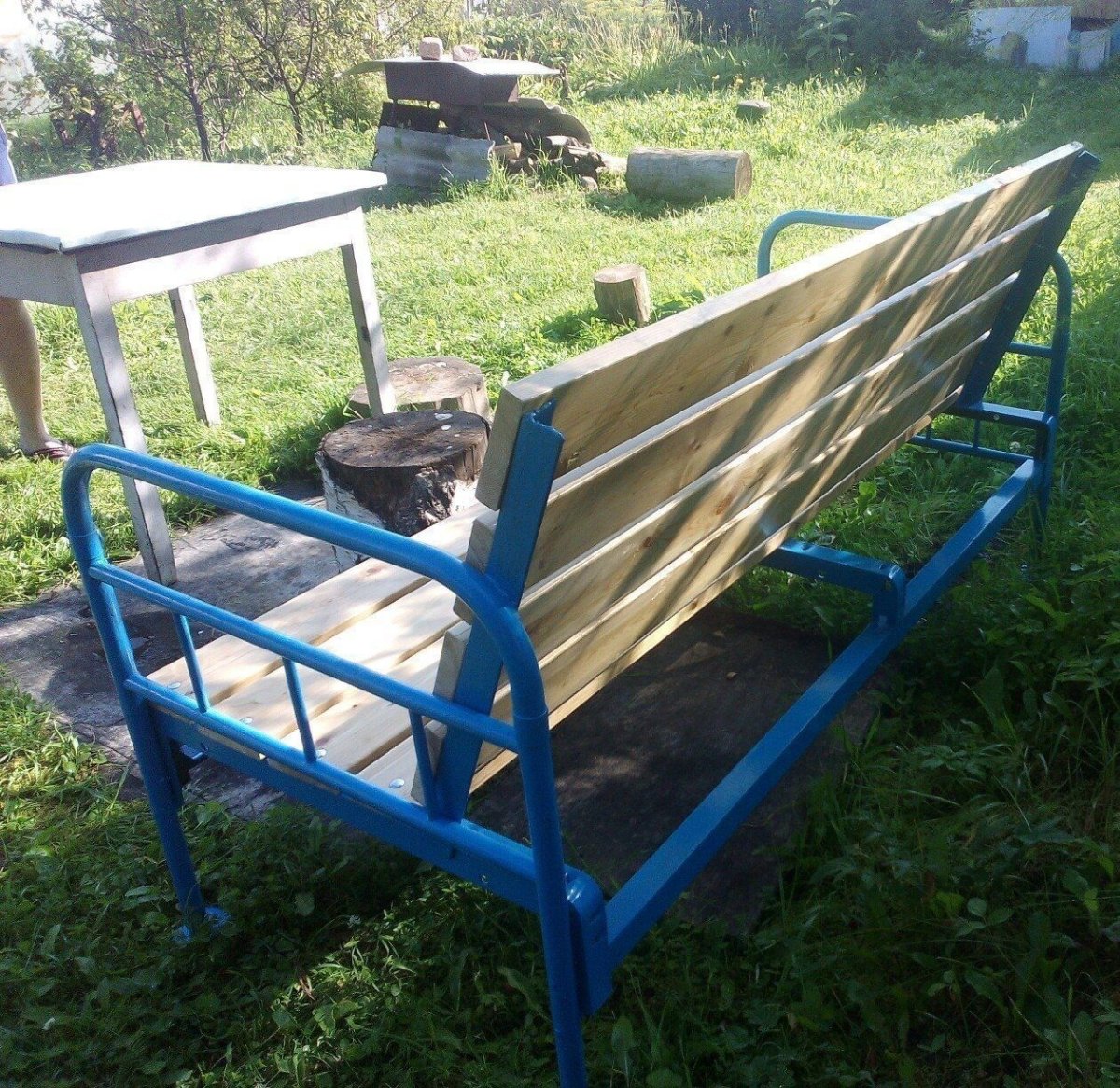 Кушетка из старой кровати