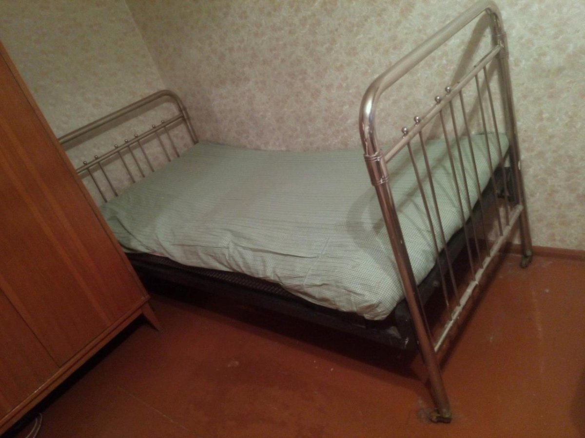 Старая кровать